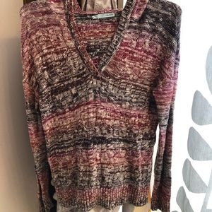 V neck sweater with hood